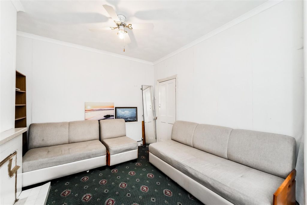 Property photo 3 of 15 60 Bloxhall Road-11.Jpg