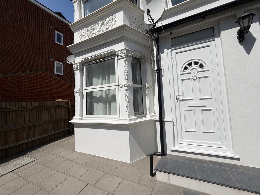 Property photo 1 of 20 658B London Rd - Front.Png