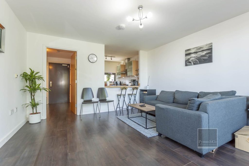 Property photo 1 of 9