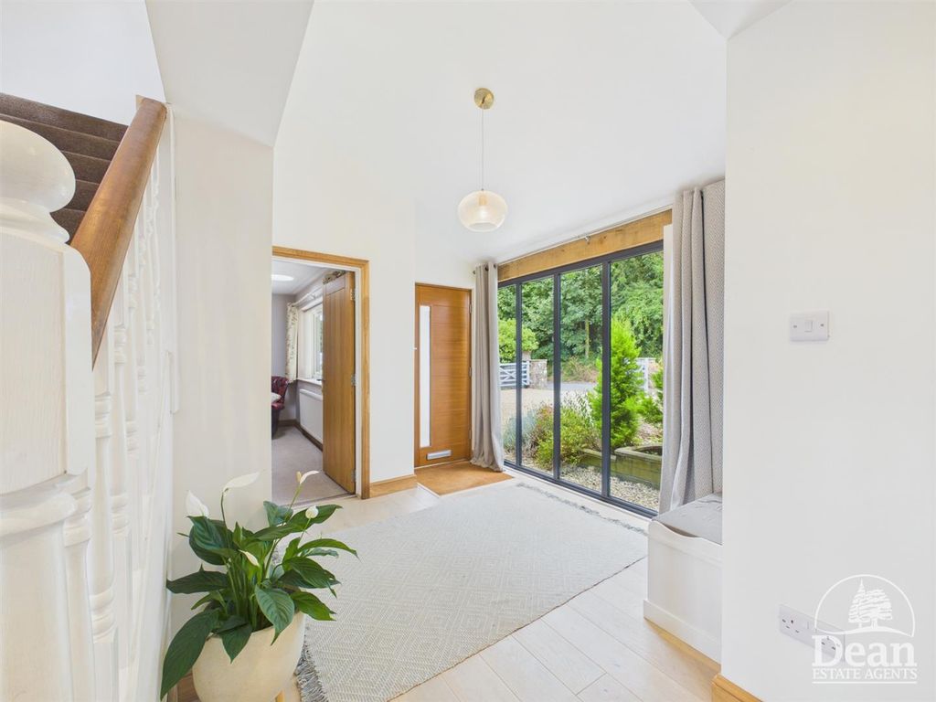 Property photo 3 of 40