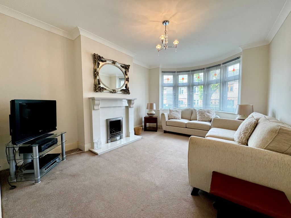 Property photo 2 of 11 Gallery