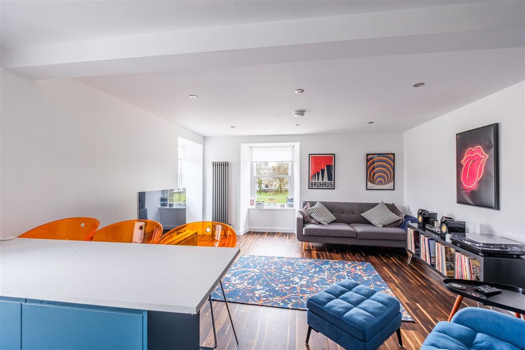 Property photo 3 of 27 Green Street-12.Jpg