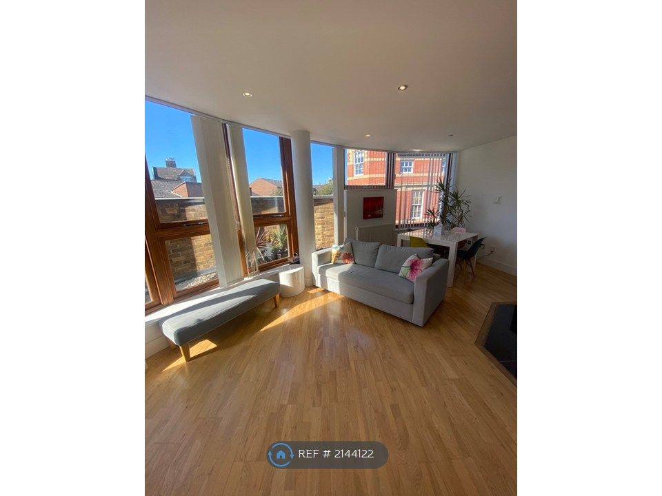 Property photo 2 of 17