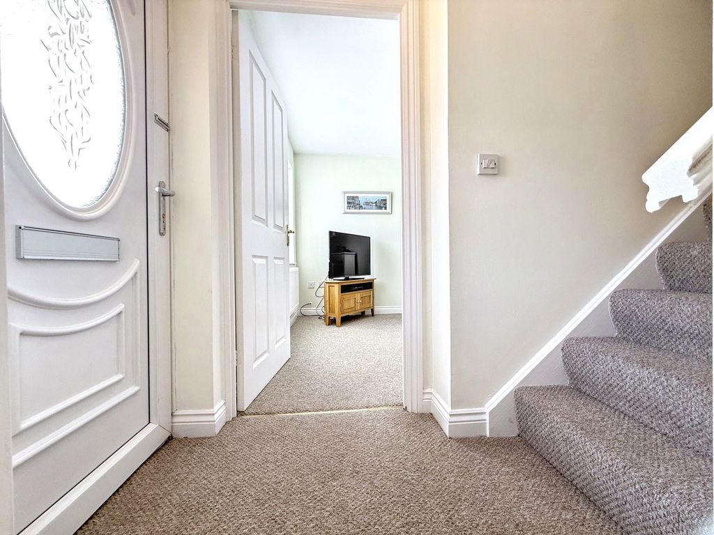 Property photo 3 of 34