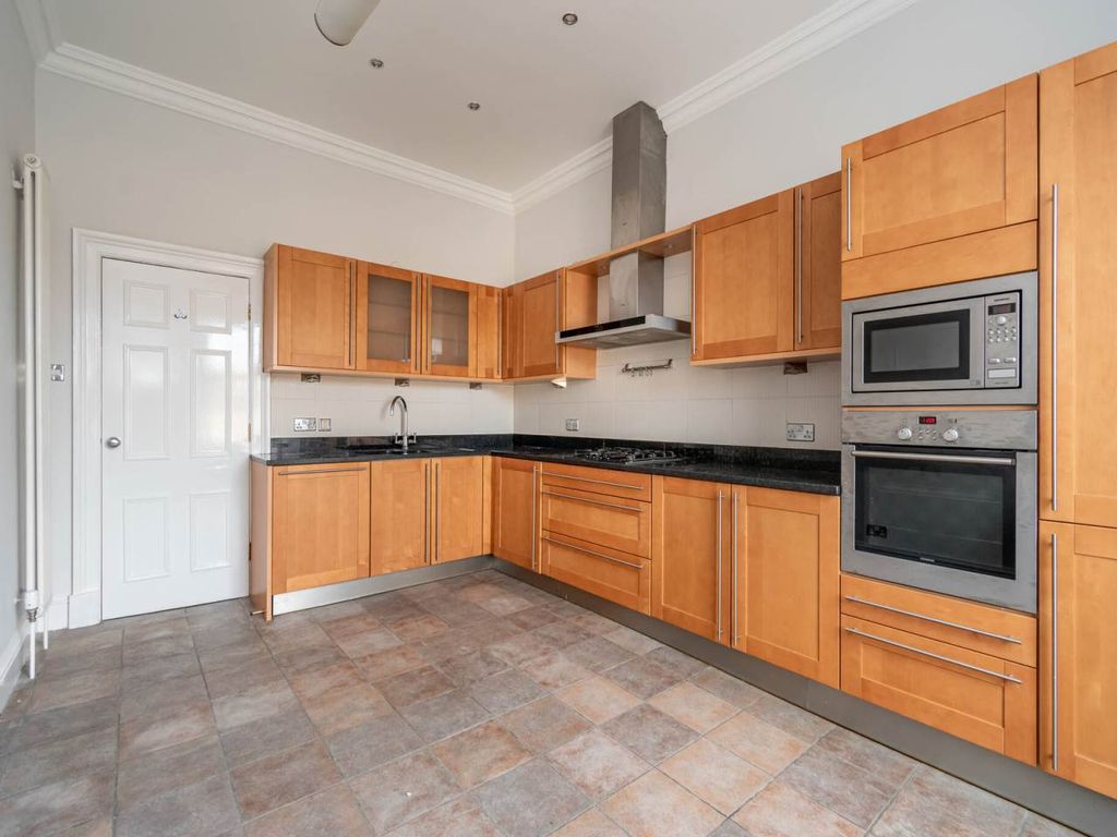 Property photo 3 of 14 56269_38-4-Cumberlandst-006