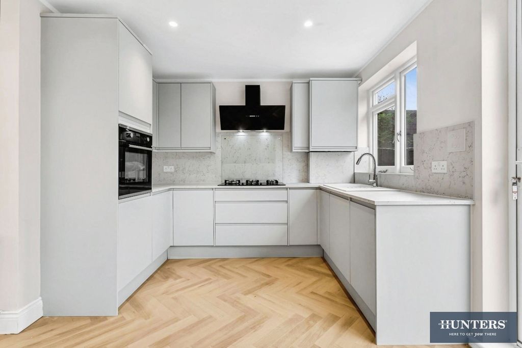 Property photo 1 of 17 Pbox-Img.Jpg