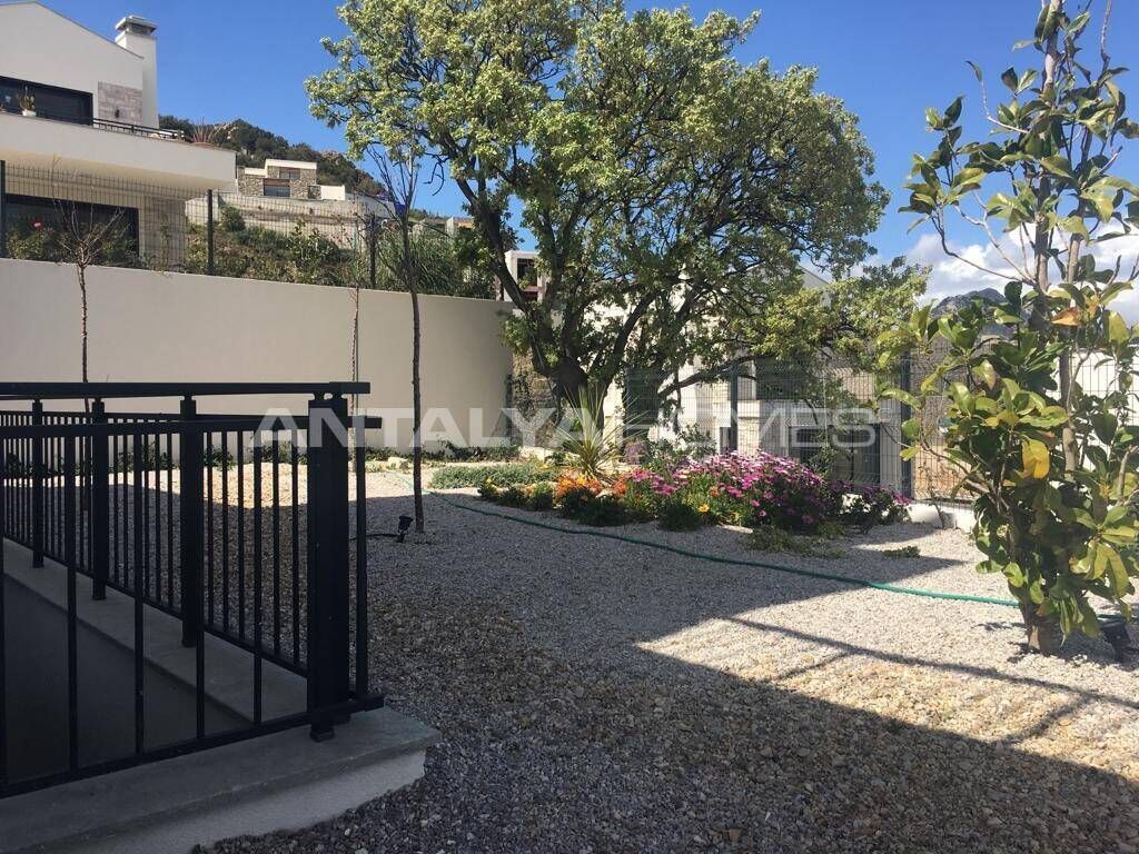 Property photo 2 of 41