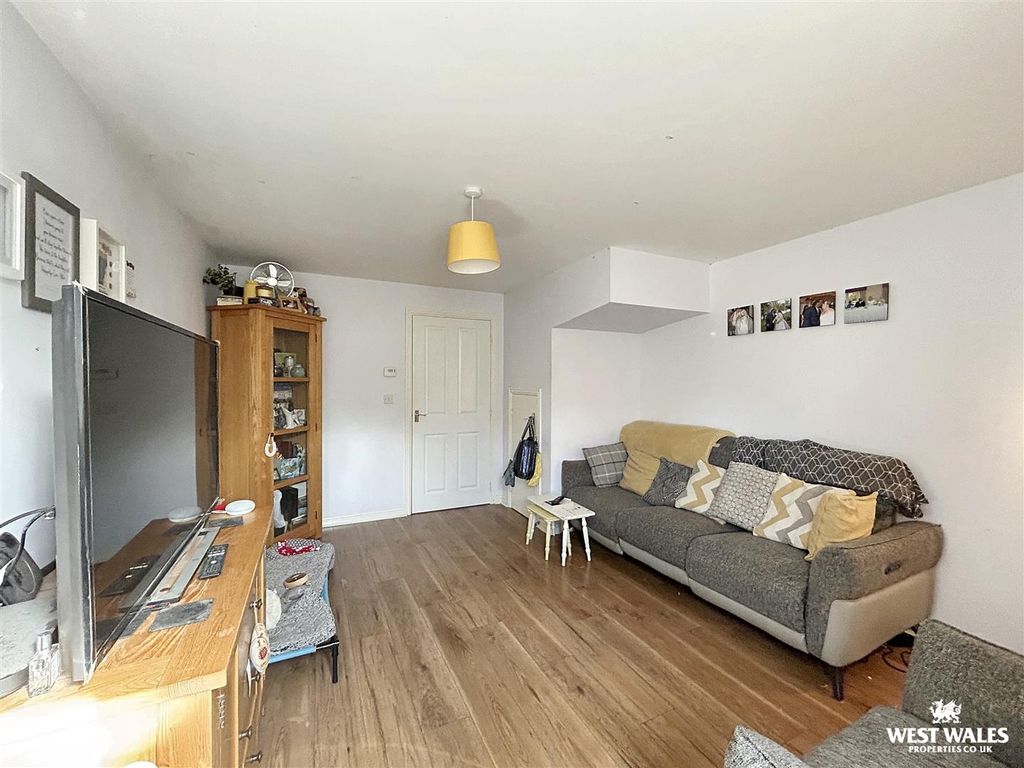 Property photo 3 of 24 Img_8836.Jpg