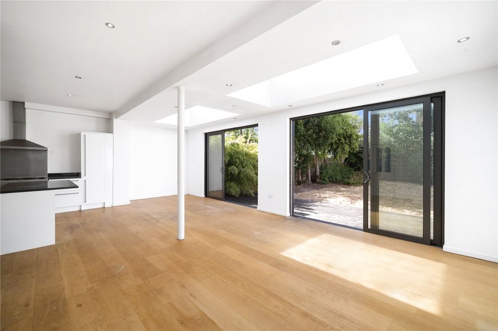 Property photo 3 of 13 Picture No. 23