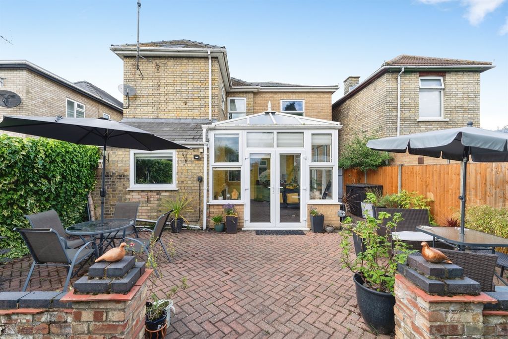 Property photo 2 of 26