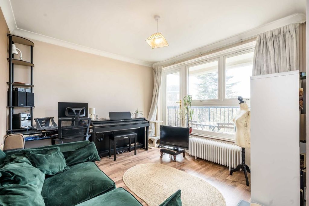 Property photo 2 of 5