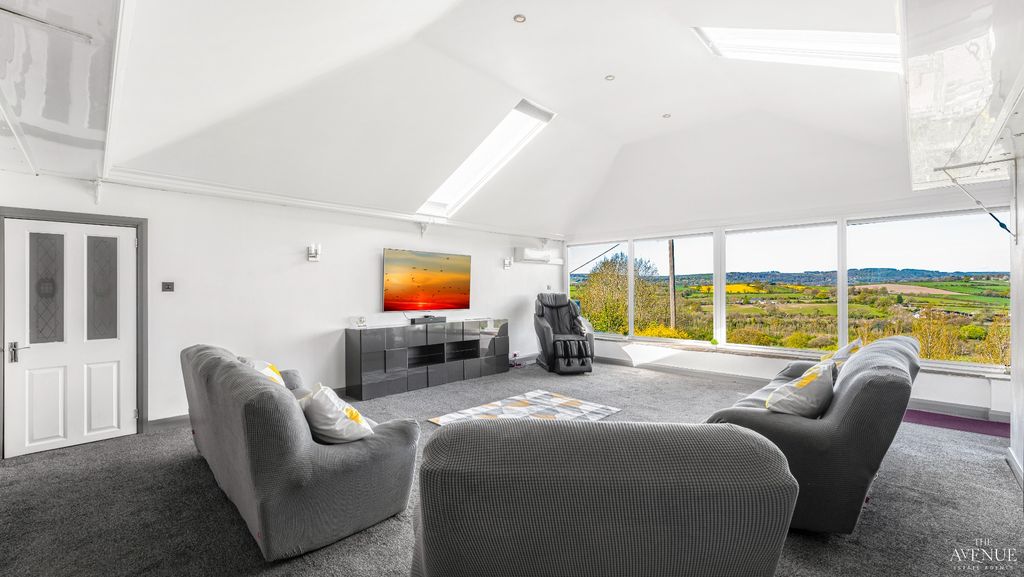 Property photo 2 of 27 3061774