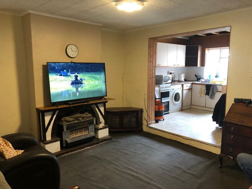 Property photo 2 of 18