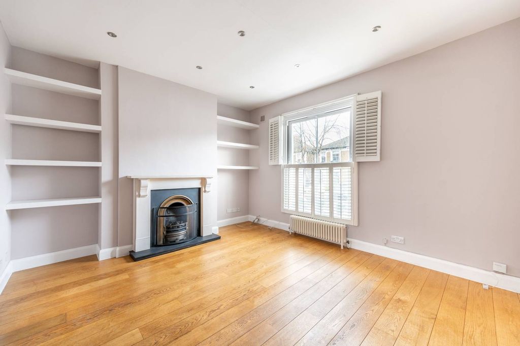 Property photo 2 of 10