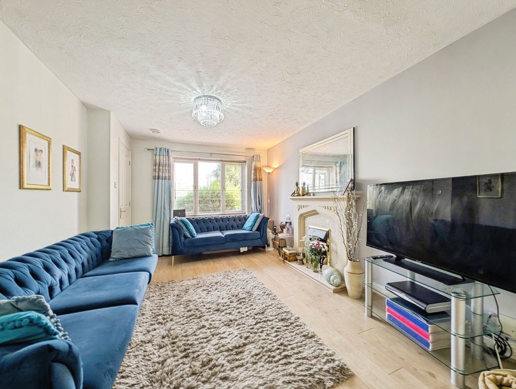Property photo 3 of 17 Pbox-Img.Jpg