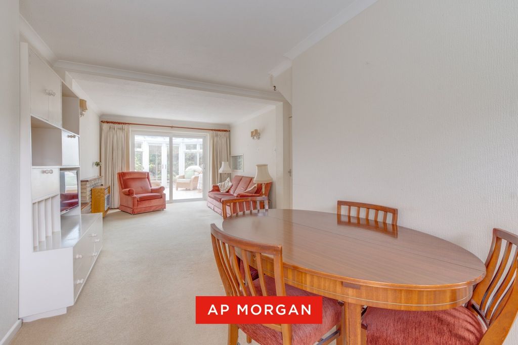 Property photo 2 of 15 Picture No. 12