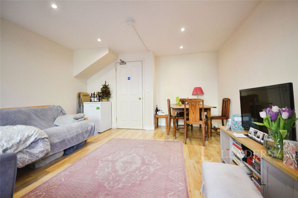 Property photo 3 of 12 Picture No. 38