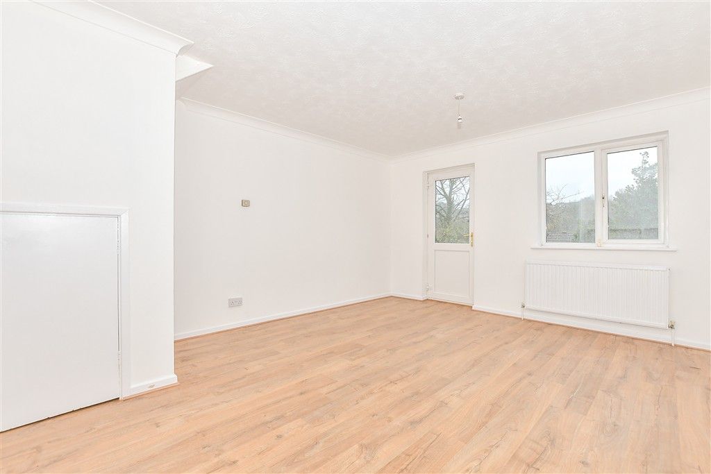 Property photo 2 of 8 Lounge/Diner