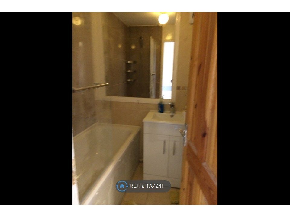 Property photo 3 of 13 Bathroom