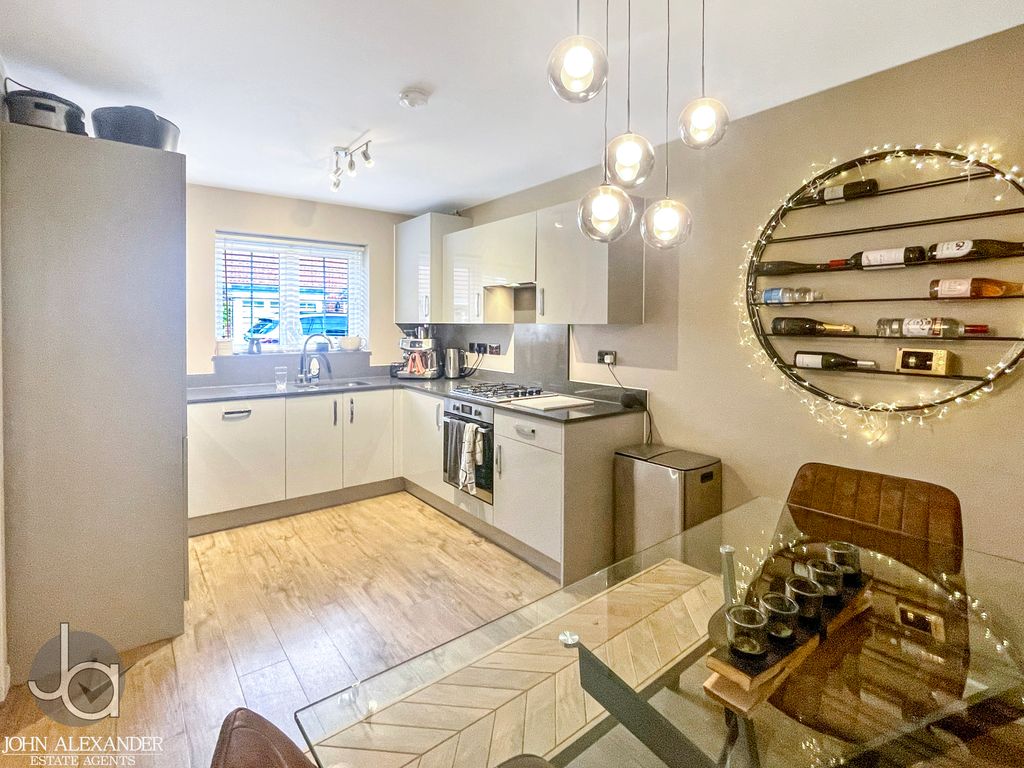 Property photo 3 of 18 20251128_104803702_0.5