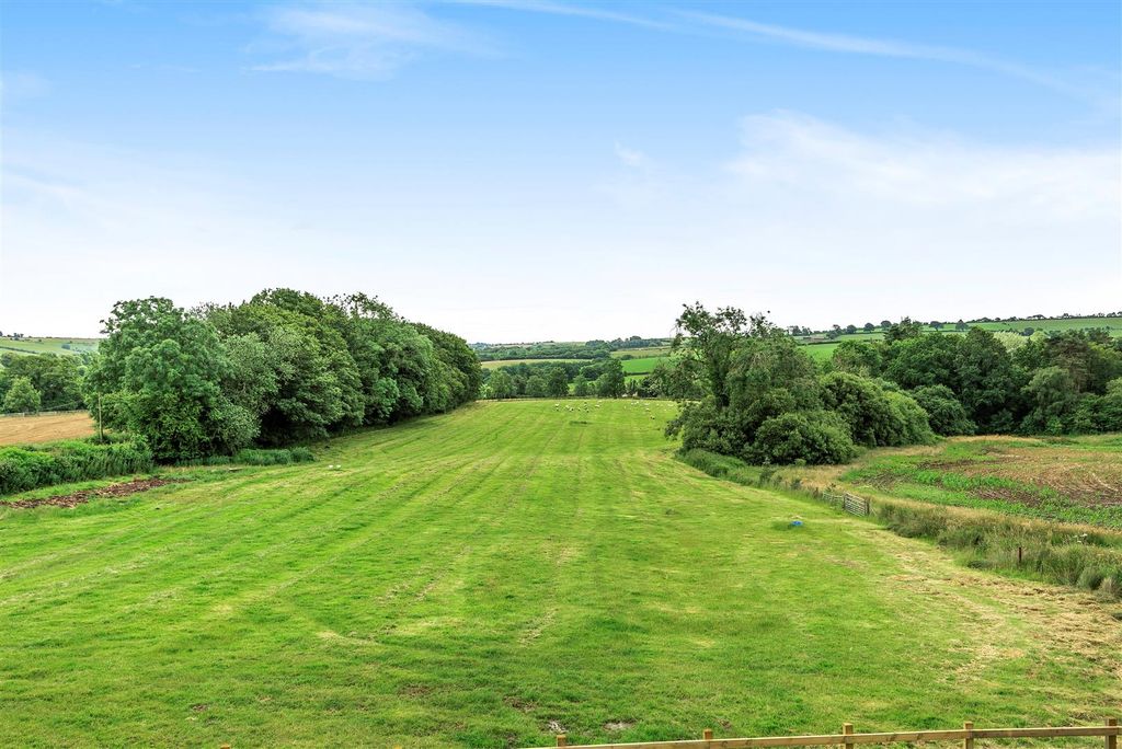 Property photo 2 of 17 1.Jpg