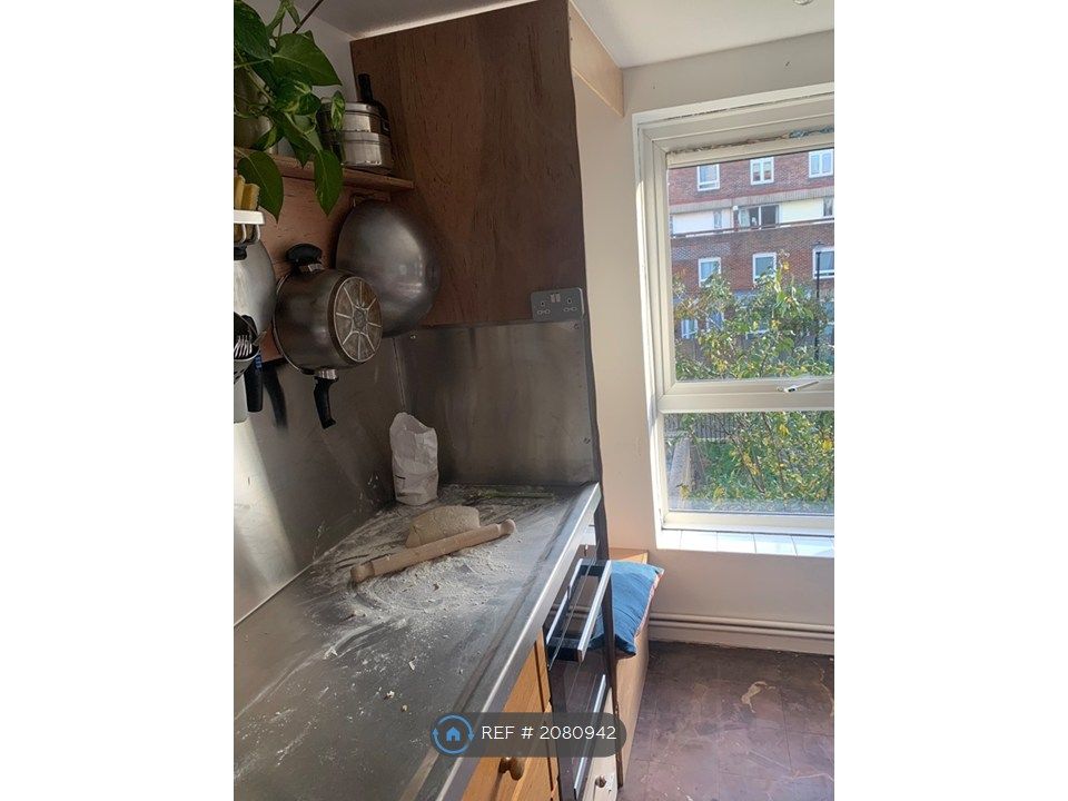 Property photo 2 of 15 Integrated Steel Worktop Sink And Splash Back