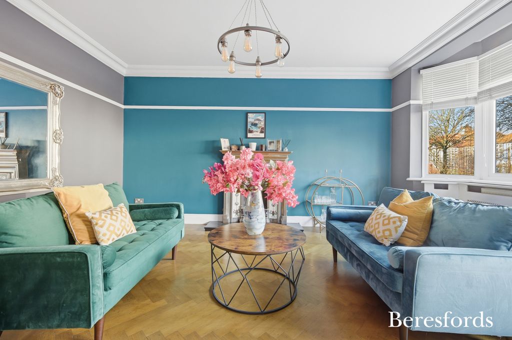 Property photo 3 of 37 Picture No. 19