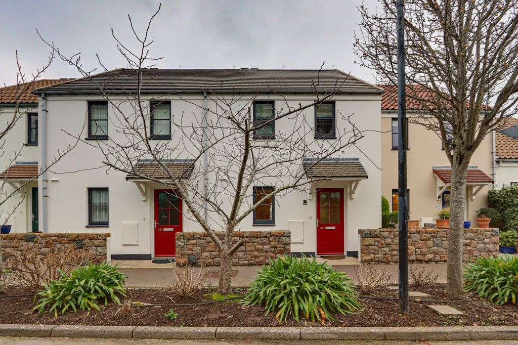 Property photo 1 of 15 Photo 9