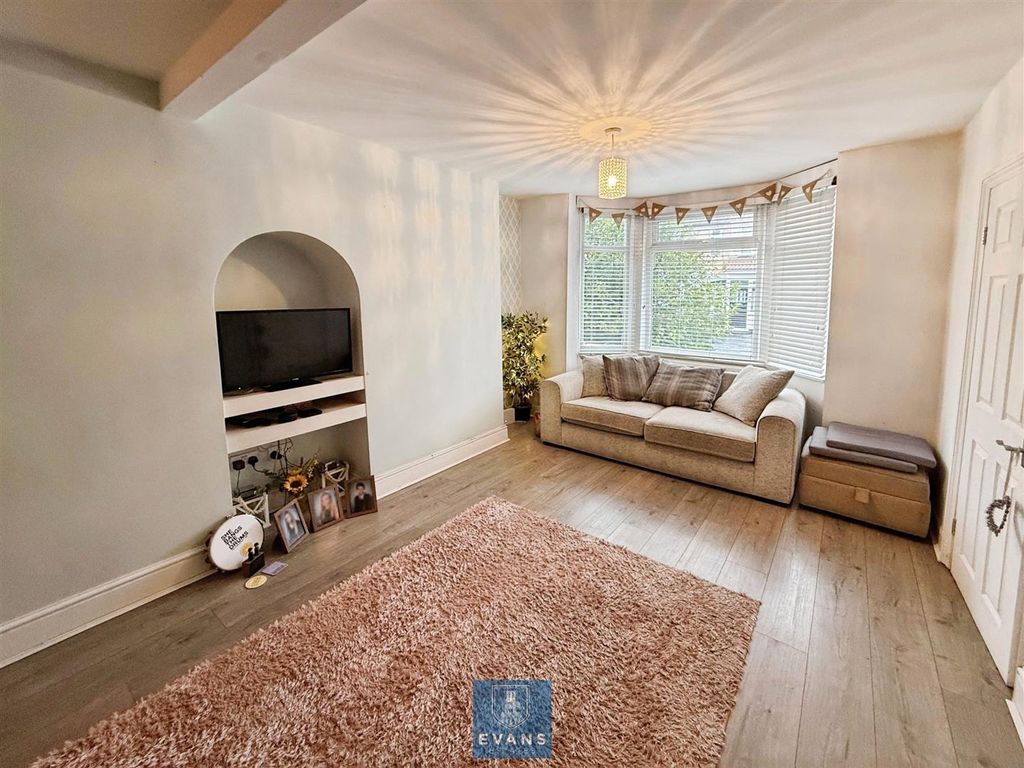 Property photo 2 of 11 Living Room