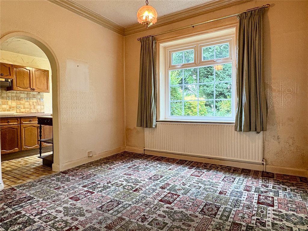 Property photo 3 of 14 Dining Room