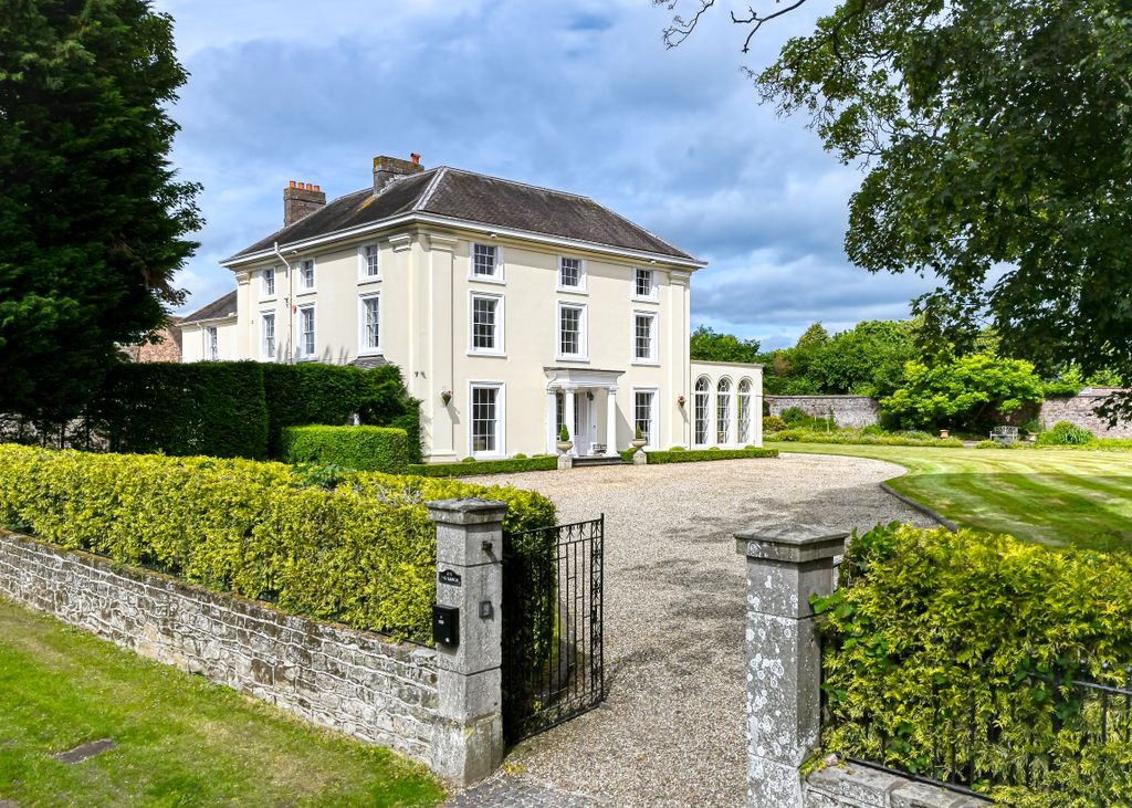 Property photo 1 of 27 Eardington Manor-01