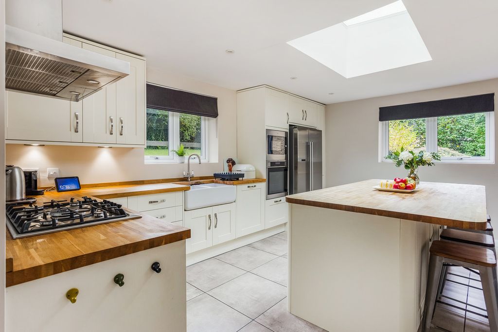 Property photo 3 of 22