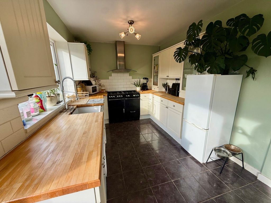 Property photo 3 of 19 Photo 2