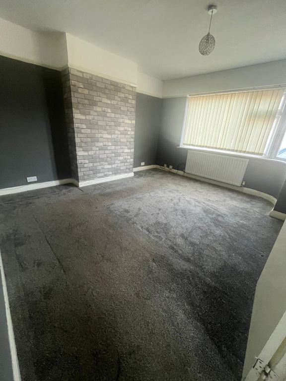 Property photo 1 of 7 3 Bed Semi-Detached House To Rent Goshawk Gardens, Hayes Ub4
