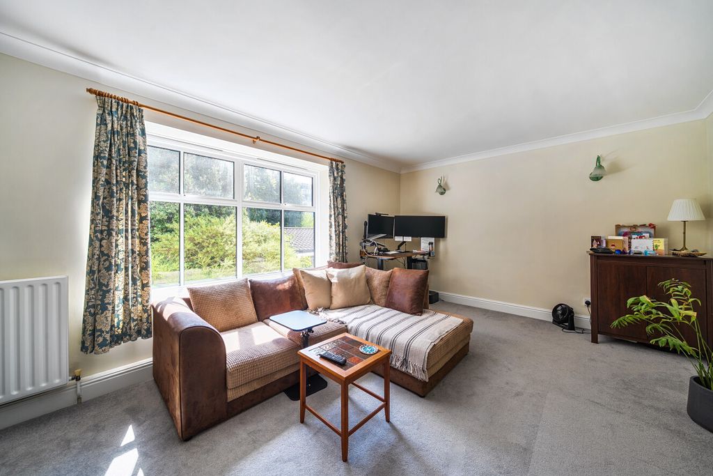 Property photo 2 of 12 1503712-2-6A7Dca6...