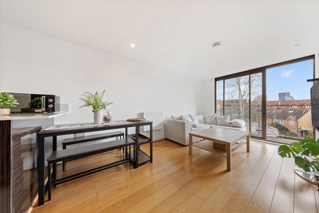 Property photo 2 of 18