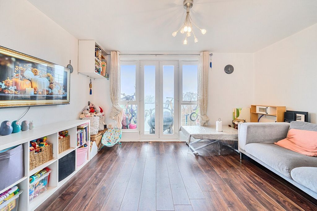 Property photo 2 of 18 Picture No. 13