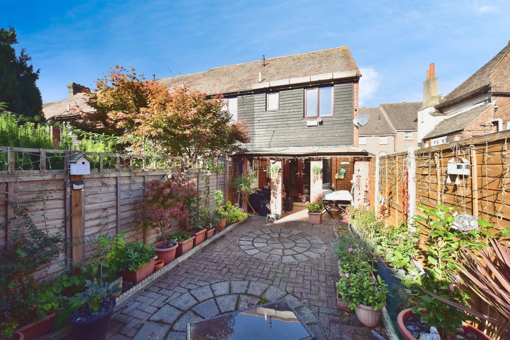 Property photo 2 of 18