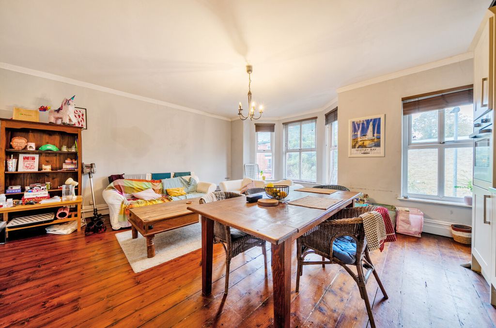 Property photo 2 of 18 1536130-17-1A1593...