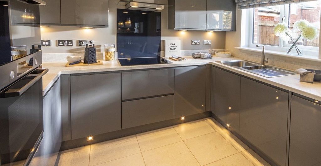 Property photo 2 of 13 Kitchen