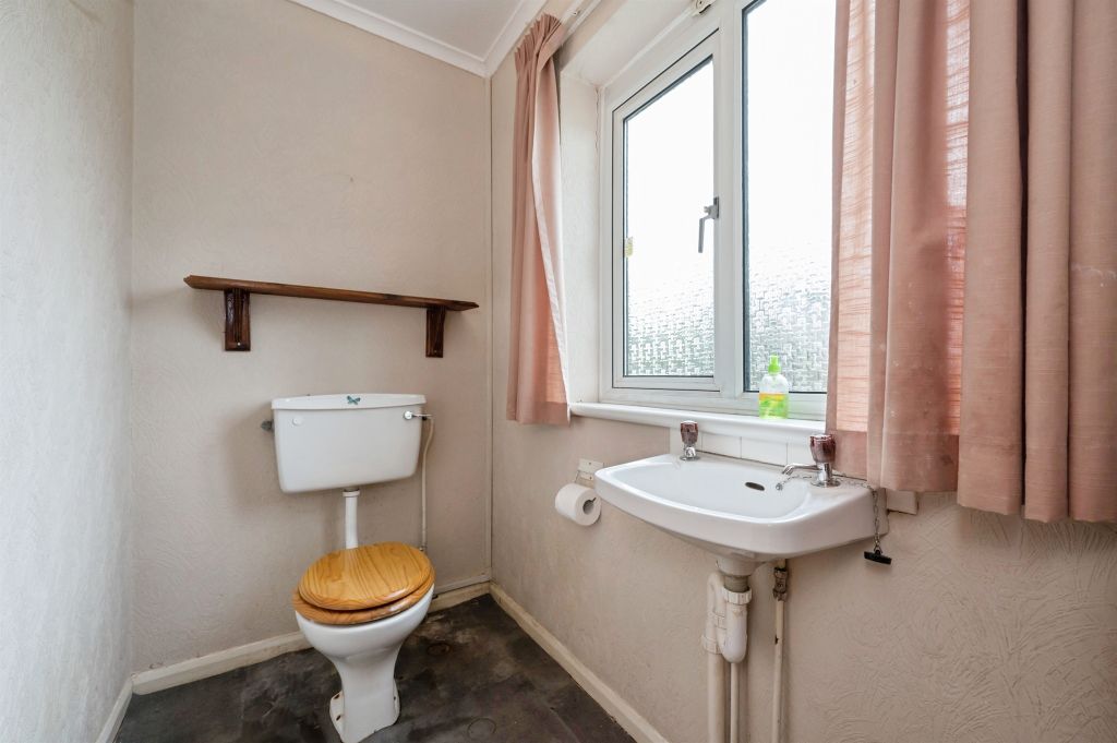 Property photo 3 of 18