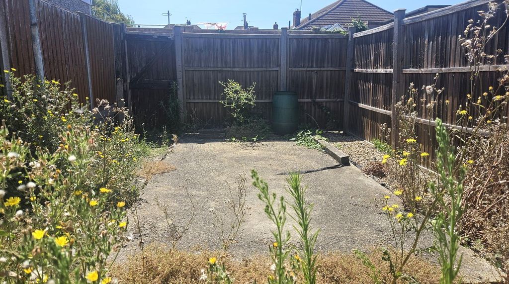 Property photo 1 of 2
