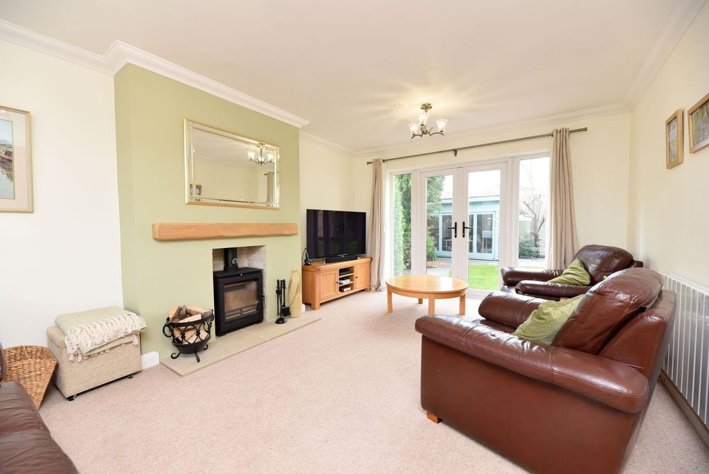 Property photo 3 of 32