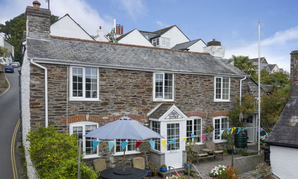 Property photo 1 of 11