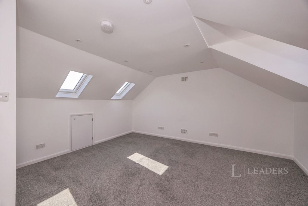 Property photo 1 of 11 Pbox-Img.Jpg