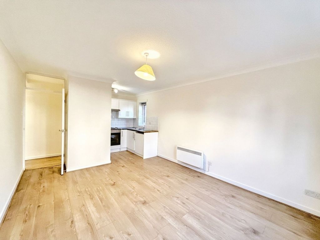 Property photo 3 of 6