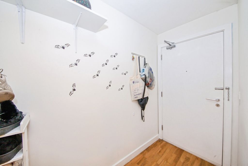 Property photo 3 of 19 Pbox-Img.Jpg