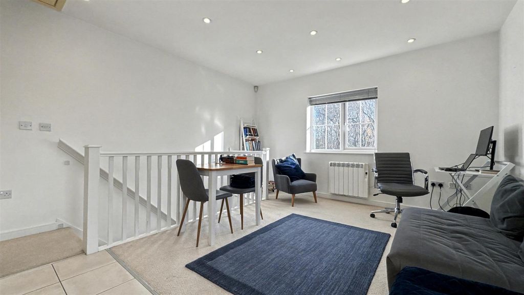 Property photo 2 of 5 Stylish Open Plan Living Space