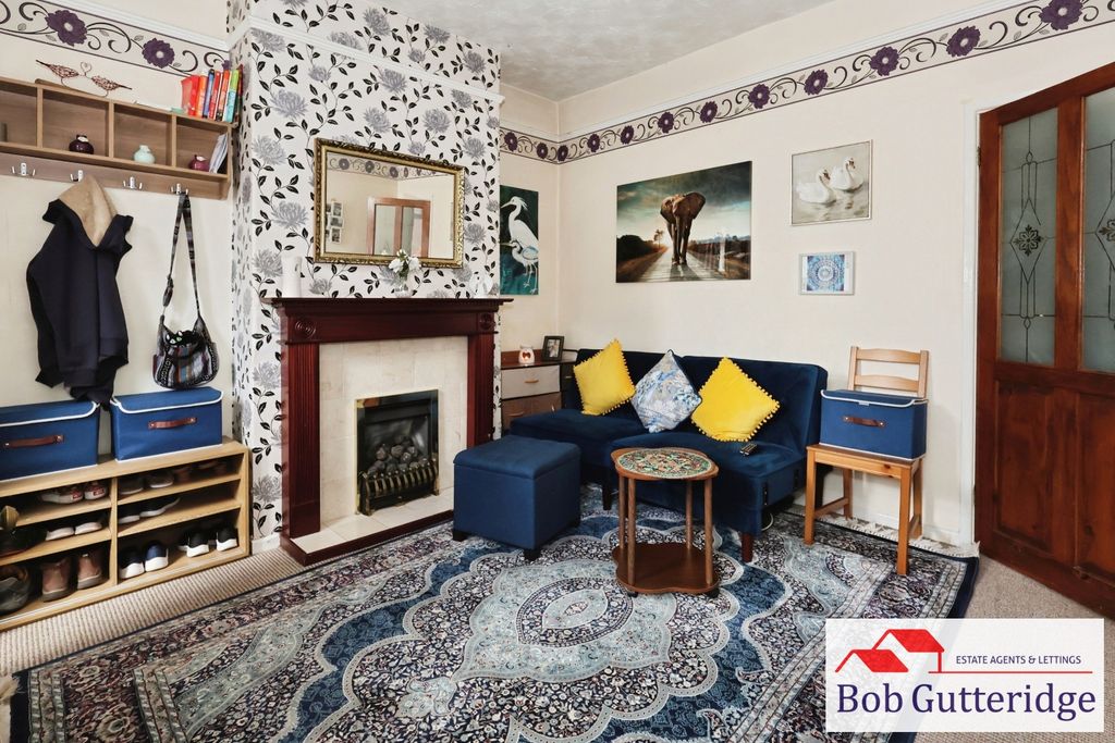 Property photo 3 of 16 Bay Fronted Lounge