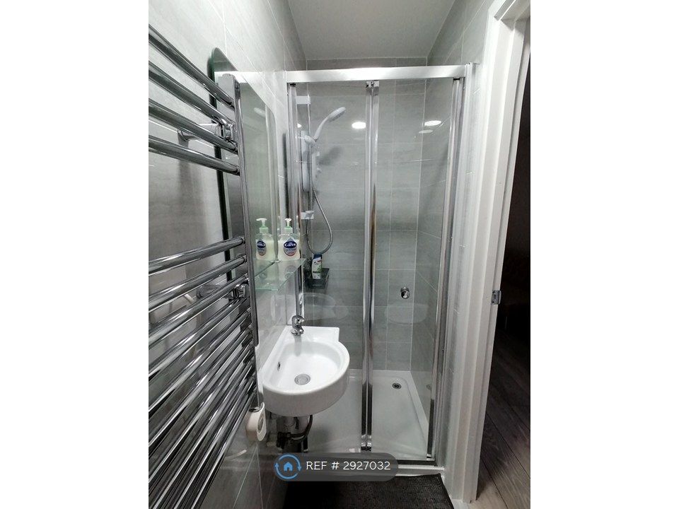 Property photo 3 of 4 Shower